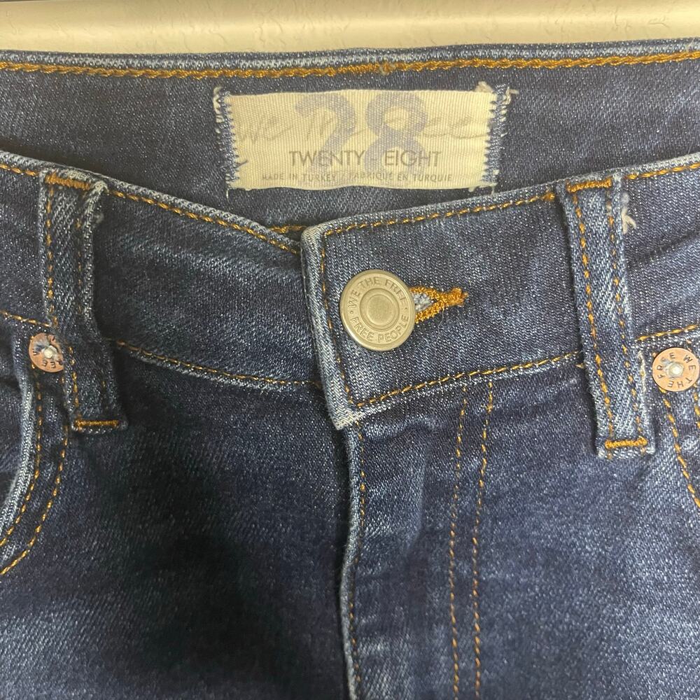 Free People High-Rise Skinny Jeans Dark Wash Cutoff Hem - Size 28 - Picture 3 of 4